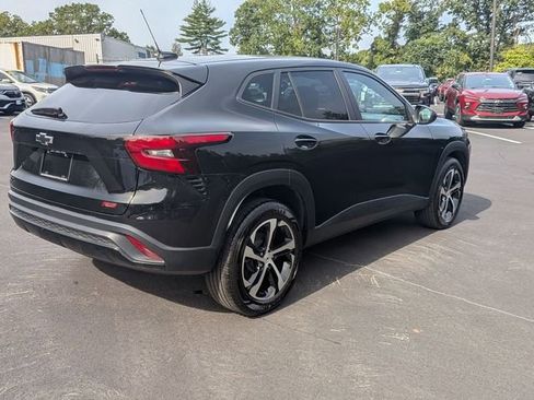 Certified 2024 Chevrolet Trax RS image 3