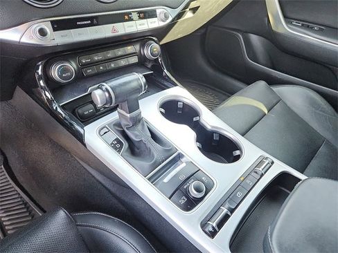 Used 2022 Kia Stinger GT1 image 18