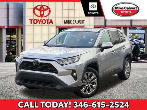 Used 2021 Toyota RAV4 XLE Premium image 1