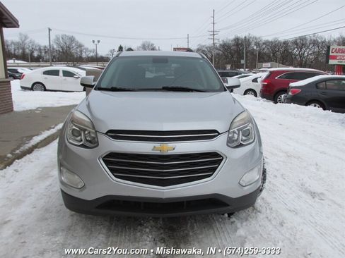 Used 2017 Chevrolet Equinox LT w/ Convenience Package image 2