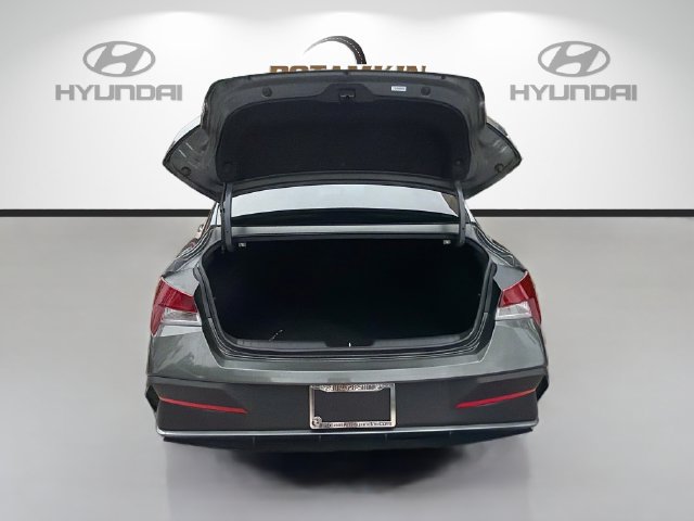Certified 2024 Hyundai Elantra SEL FWD image 26