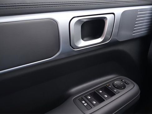 Used 2025 Hyundai Santa Fe SEL image 30