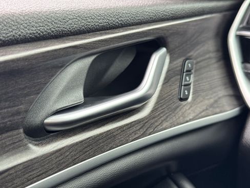 Used 2023 Jeep Grand Cherokee 30th Anniversary image 25