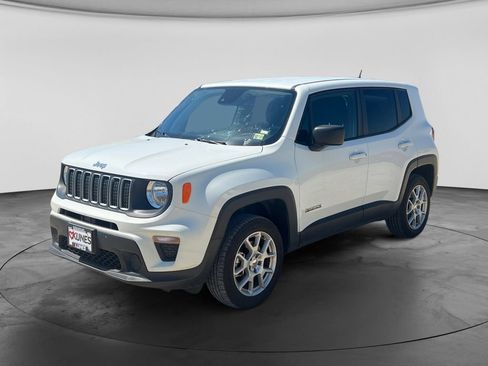 Used 2023 Jeep Renegade Latitude AWD/4WD image 5