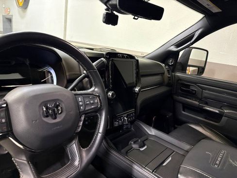Used 2024 RAM 2500 Limited image 18