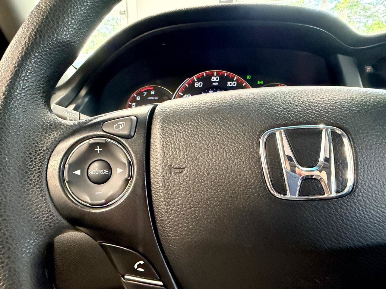 Used 2015 Honda Accord EX image 29