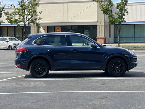 Used 2012 Porsche Cayenne AWD/4WD image 6