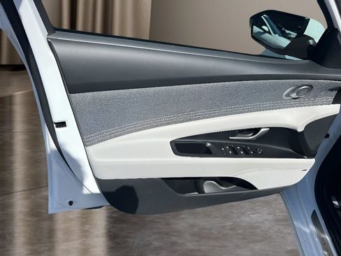 New 2026 Hyundai Elantra Limited image 17