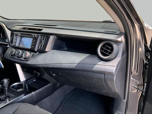 Used 2016 Toyota RAV4 LE FWD image 19