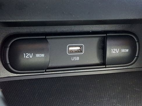 Used 2025 Kia Soul LX w/ LX Technology Package FWD image 22