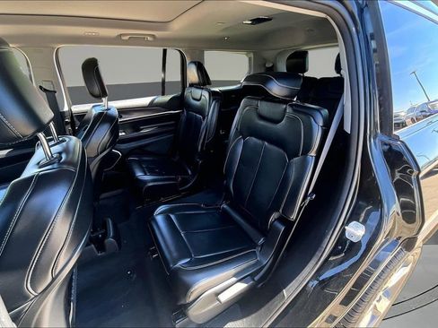 Used 2021 Jeep Grand Cherokee L Limited AWD/4WD image 21