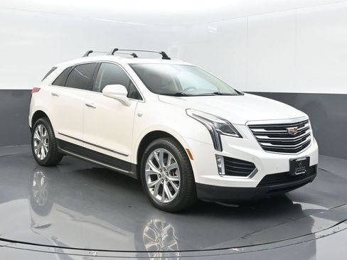 Used 2018 Cadillac XT5 Luxury w/ LPO, Sport Package image 2