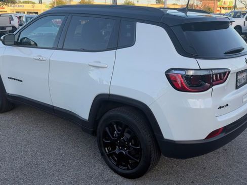 Used 2024 Jeep Compass Latitude w/ Sun and Sound Group image 5