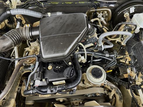 Used 2020 Toyota Tacoma SR image 35