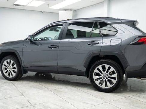 Used 2023 Toyota RAV4 XLE Premium image 3
