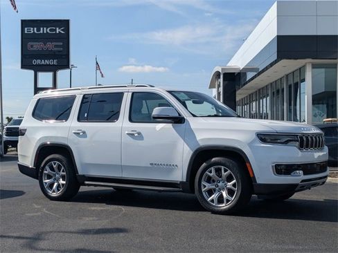 Used 2022 Jeep Wagoneer Series II image 2