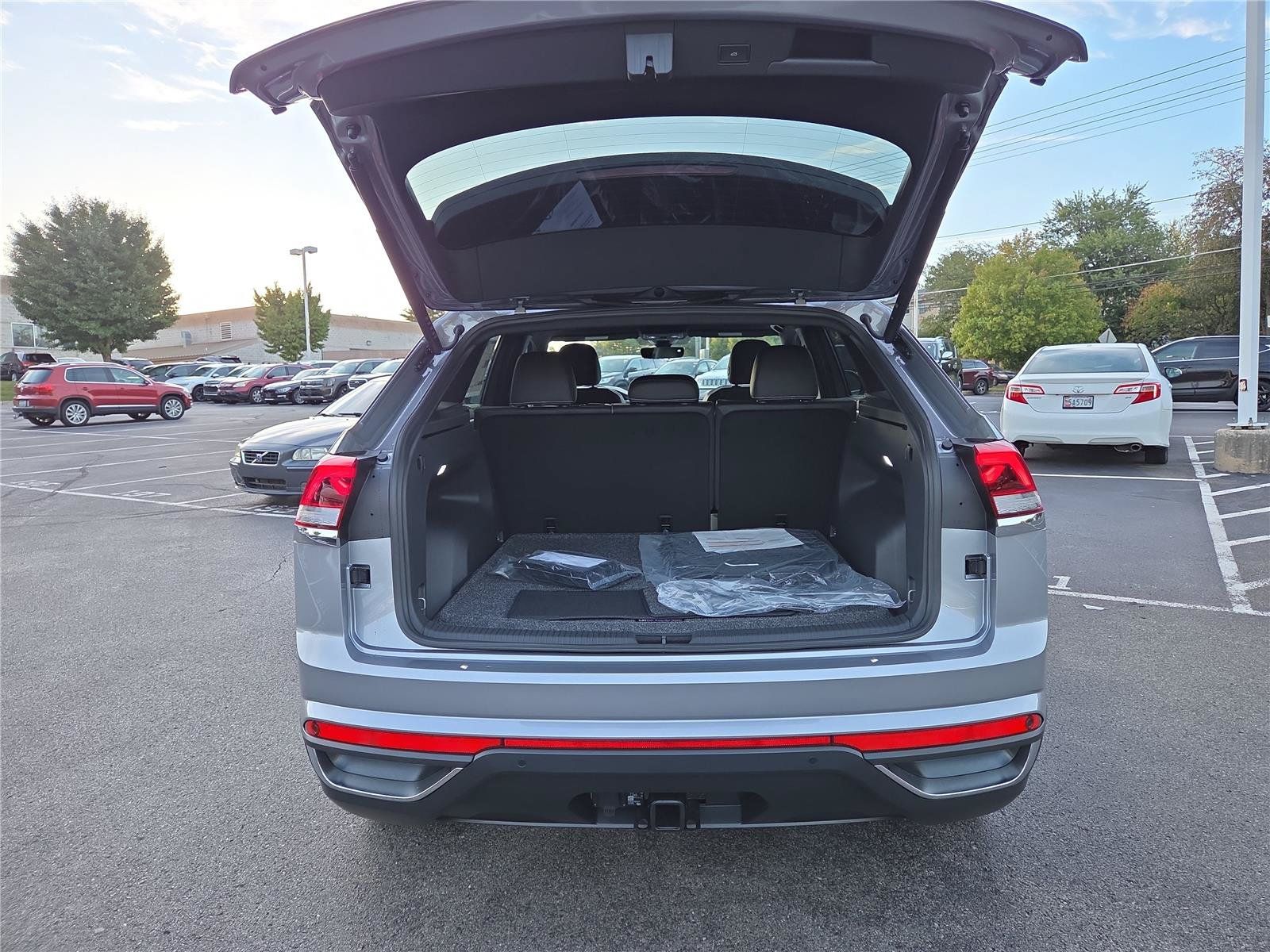 New 2026 Volkswagen Atlas Cross Sport SE AWD/4WD image 5