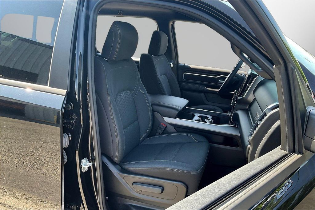 Used 2025 RAM 1500 Big Horn AWD/4WD image 29