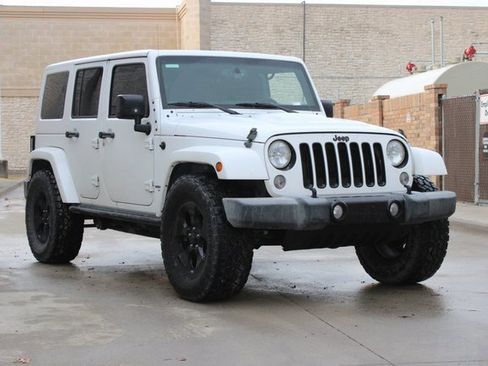 Used 2015 Jeep Wrangler Unlimited Sahara image 2
