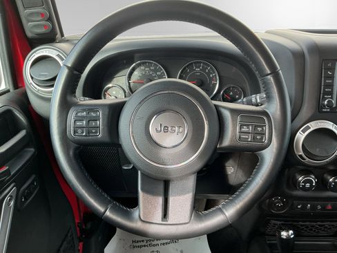 Used 2018 Jeep Wrangler Unlimited Sahara w/ Connectivity Group image 12