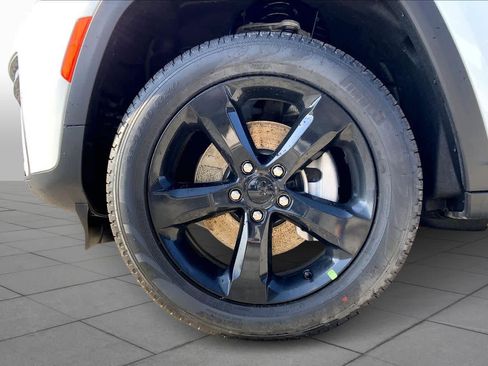 New 2026 Jeep Grand Cherokee L Limited image 8