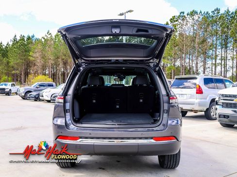 Used 2024 Jeep Grand Cherokee Limited w/ Trailer Tow Package image 9