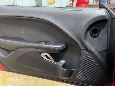 Used 2020 Dodge Challenger SXT RWD image 12