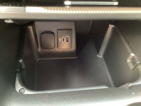 Used 2025 Ford Explorer Active w/ Active Comfort Package image 61