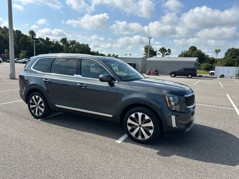 Certified 2022 Kia Telluride EX w/ EX Premium Package FWD image 2