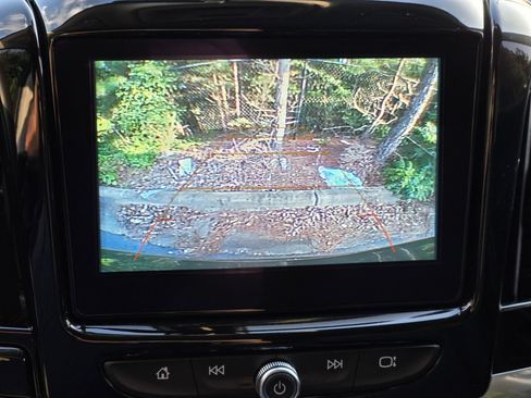 Used 2018 Chevrolet Traverse LT FWD image 30