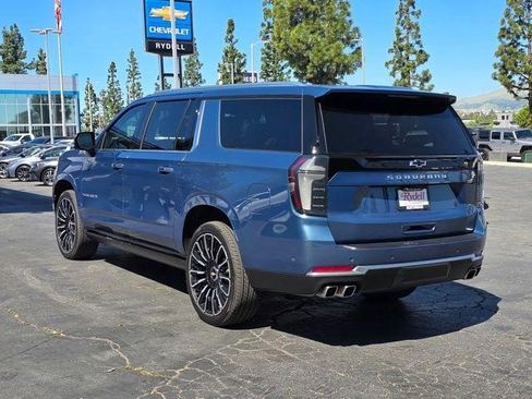 Certified 2025 Chevrolet Suburban High Country AWD/4WD image 6