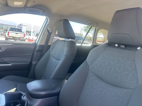 Used 2025 Toyota RAV4 XLE image 7
