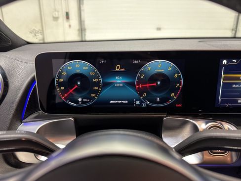 Used 2021 Mercedes-Benz GLB 35 AMG 4MATIC w/ Premium Package image 28