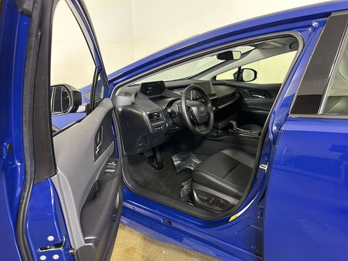 Used 2024 Toyota Prius XLE image 2