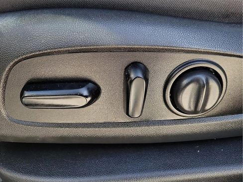 Used 2020 Chevrolet Equinox LT w/ LPO, Floor Liner Package image 15