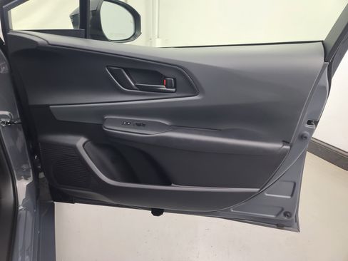 Used 2025 Toyota Prius LE image 12