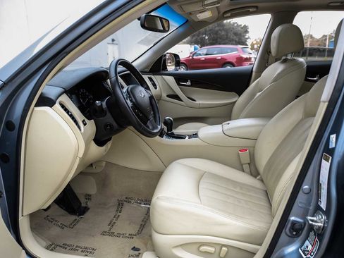 Used 2017 INFINITI QX50 w/ Premium Plus Package image 4