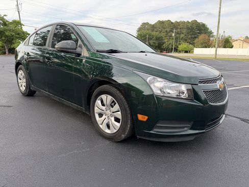 Used 2014 Chevrolet Cruze LS FWD image 3