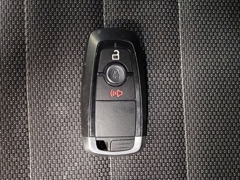 Used 2017 Ford Edge SE FWD image 32