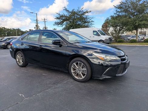 Used 2016 Toyota Camry SE FWD image 3
