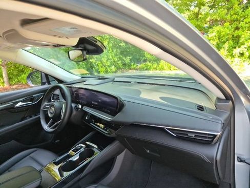 Used 2024 Buick Envision Preferred AWD/4WD image 10