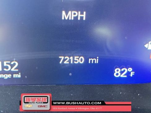 Used 2024 Chrysler Pacifica Touring-L FWD image 24