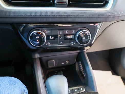 Used 2025 Chevrolet TrailBlazer LT w/ Convenience Package FWD image 21