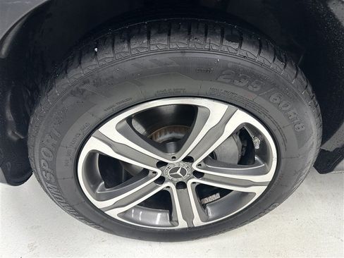 Used 2018 Mercedes-Benz GLC 300 4MATIC image 16