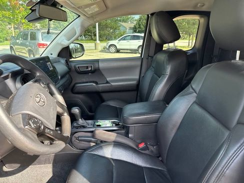 Used 2023 Toyota Tacoma SR w/ SR Convenience Package RWD image 15