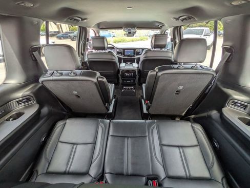 Used 2024 Jeep Wagoneer Series III w/ Convenience Group I AWD/4WD image 26