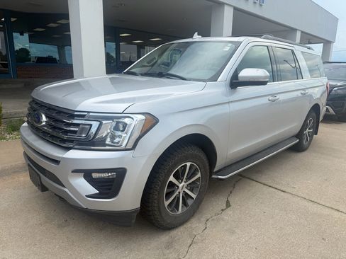 Used 2019 Ford Expedition Max XLT w/ Equipment Group 202A AWD/4WD image 2