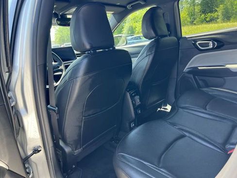 Used 2025 Jeep Compass Limited AWD/4WD image 24