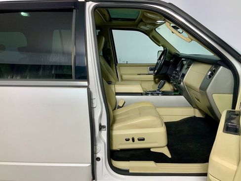 Used 2015 Ford Expedition Limited w/ Equipment Group 301A AWD/4WD image 34