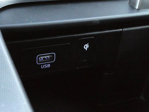 Used 2024 Hyundai Palisade Calligraphy image 25